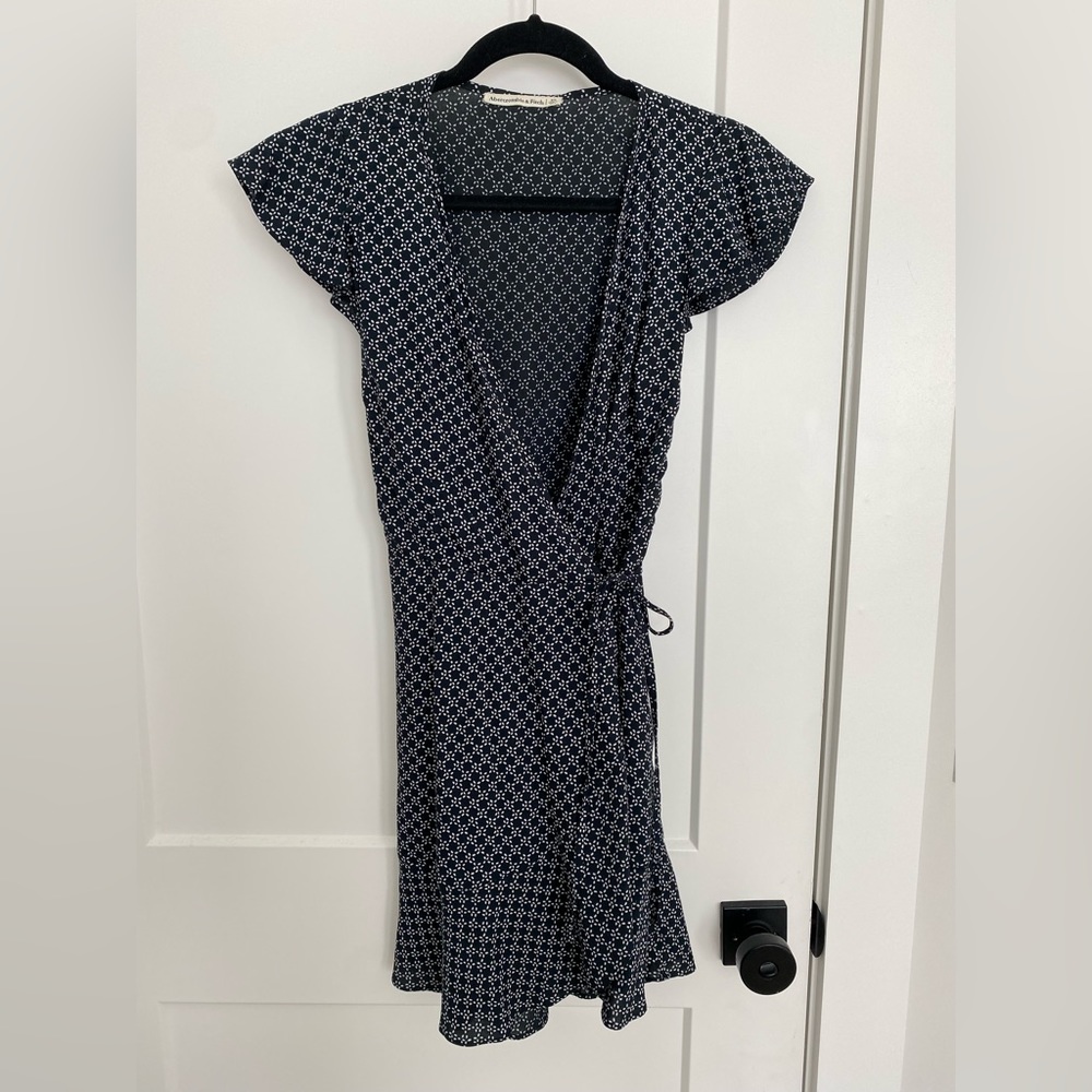 Abercrombie & Fitch wrap dress. Black, size XS